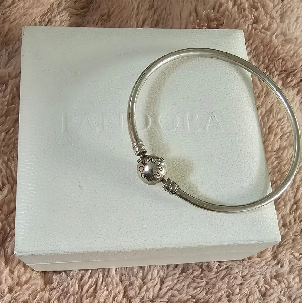 Pandora Sterling Silver Bracelet with Jewlery Box EUC - Picture 4 of 7